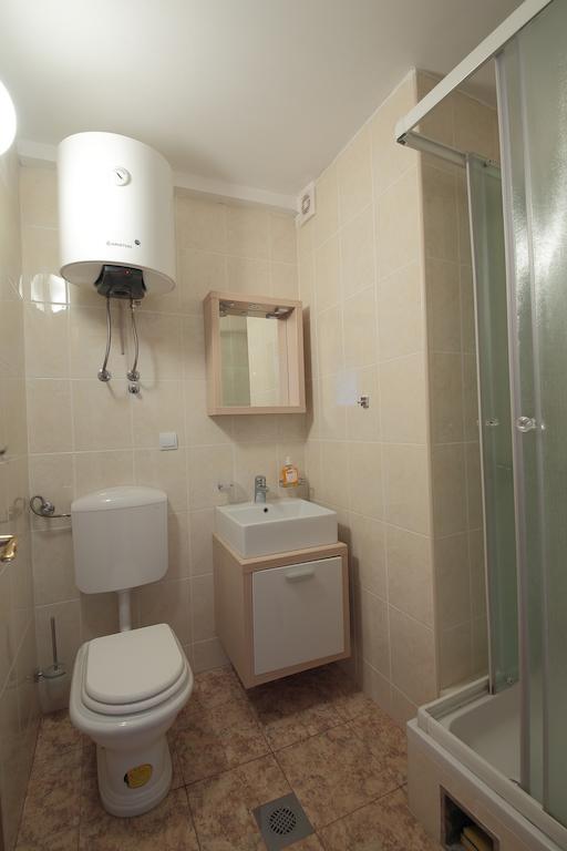 Guest House Zenovic Petrovac Bagian luar foto